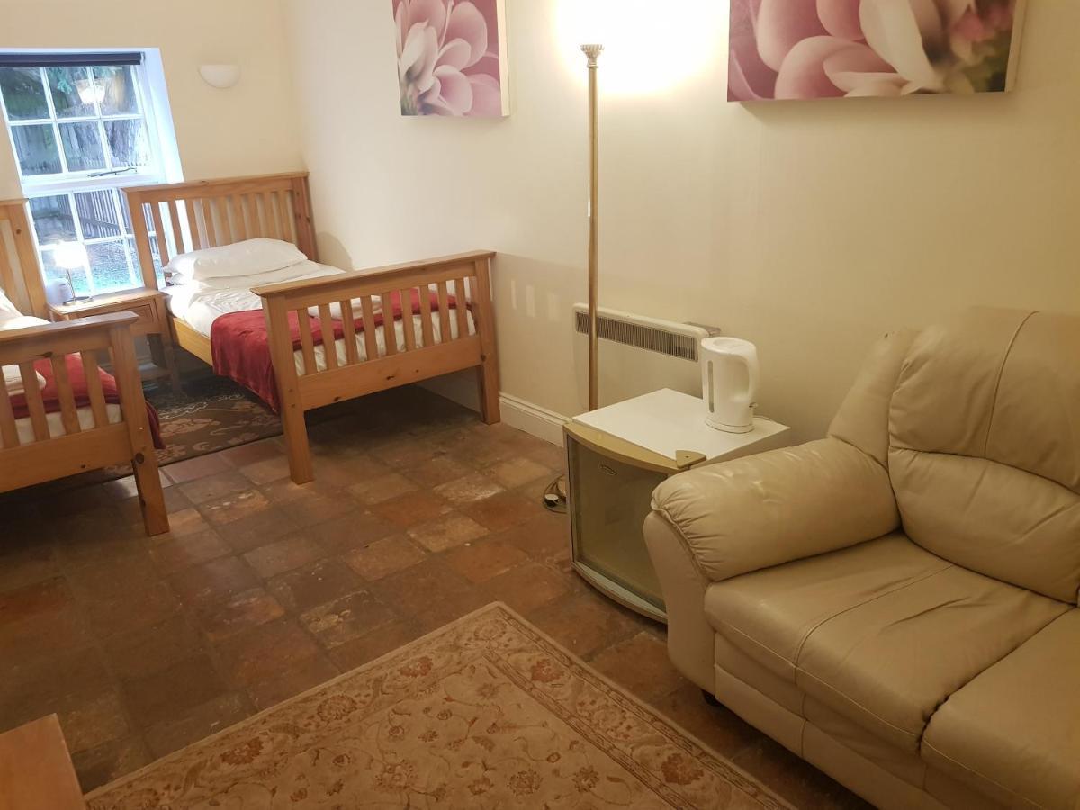 Stable Court Hotell Holt  Rom bilde